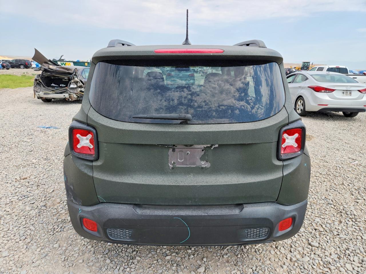 2016 Jeep Renegade Latitude - Image 6