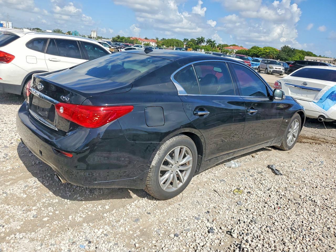 2015 Infiniti Q50 Premium - Фото 3
