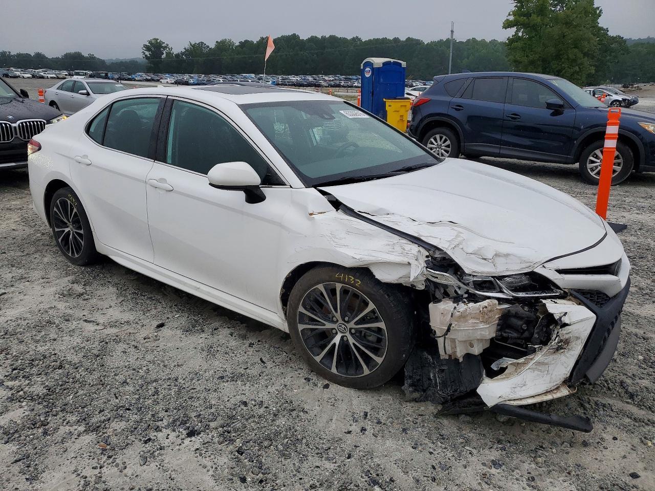 2019 Toyota Camry Se - Image 4