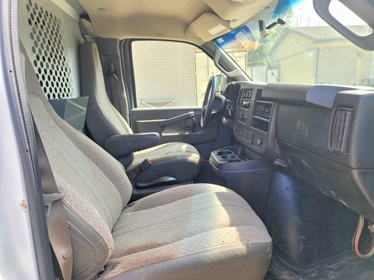 2017 GMC Savana G2500 - Image 5
