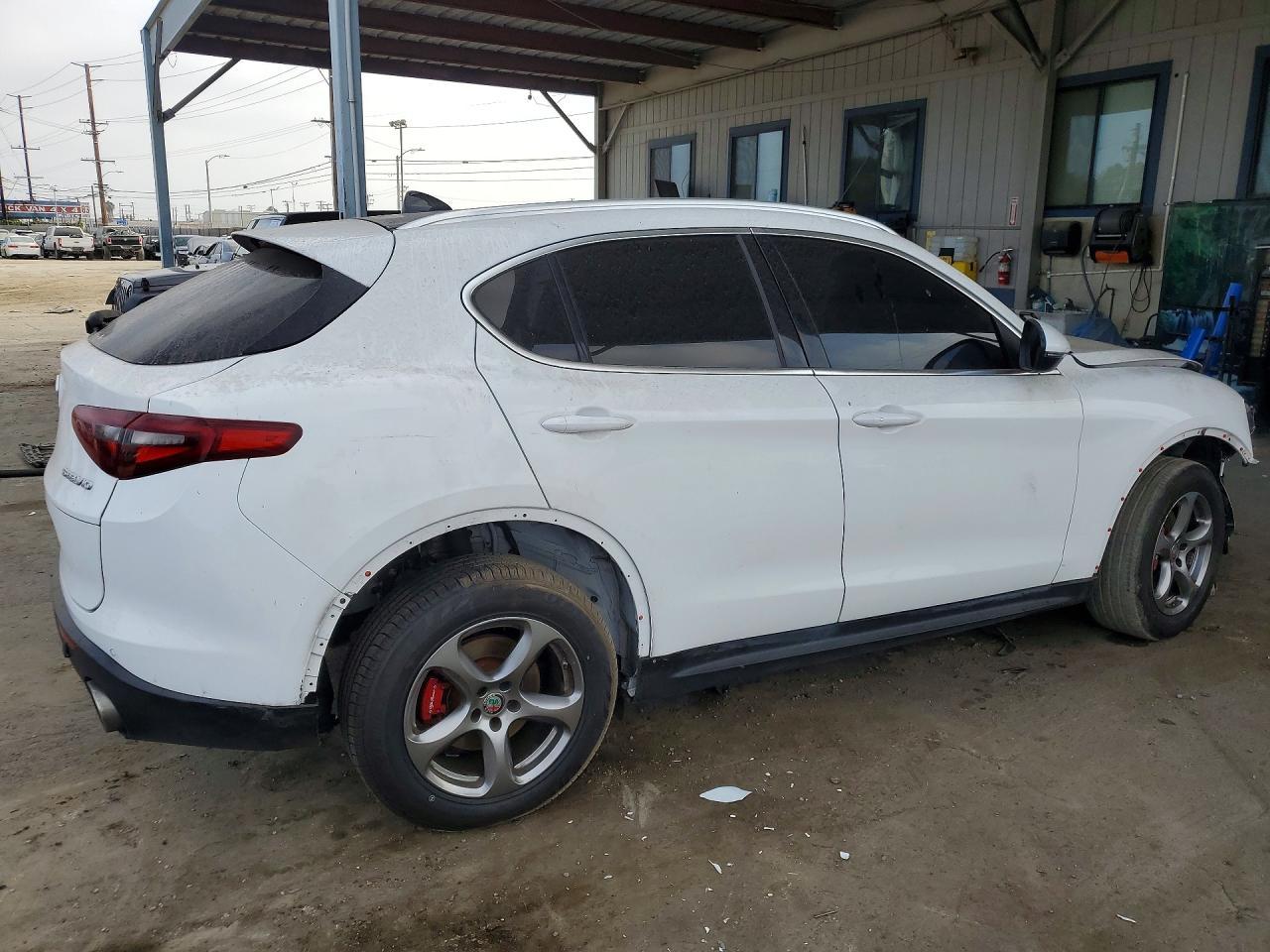 2019 Alfa Romeo Stelvio - Image 3