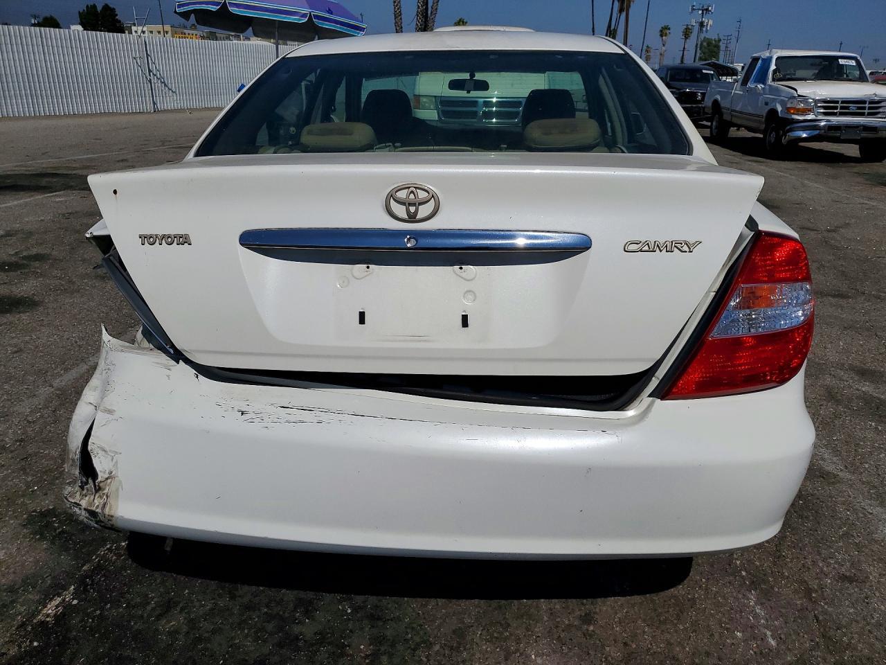 2004 Toyota Camry Le - Image 6