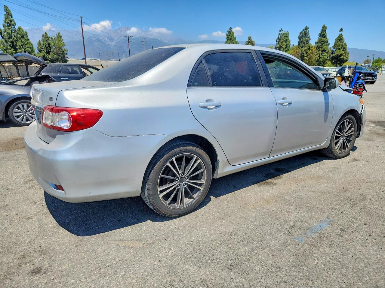 2013 Toyota Corolla Le - Image 3