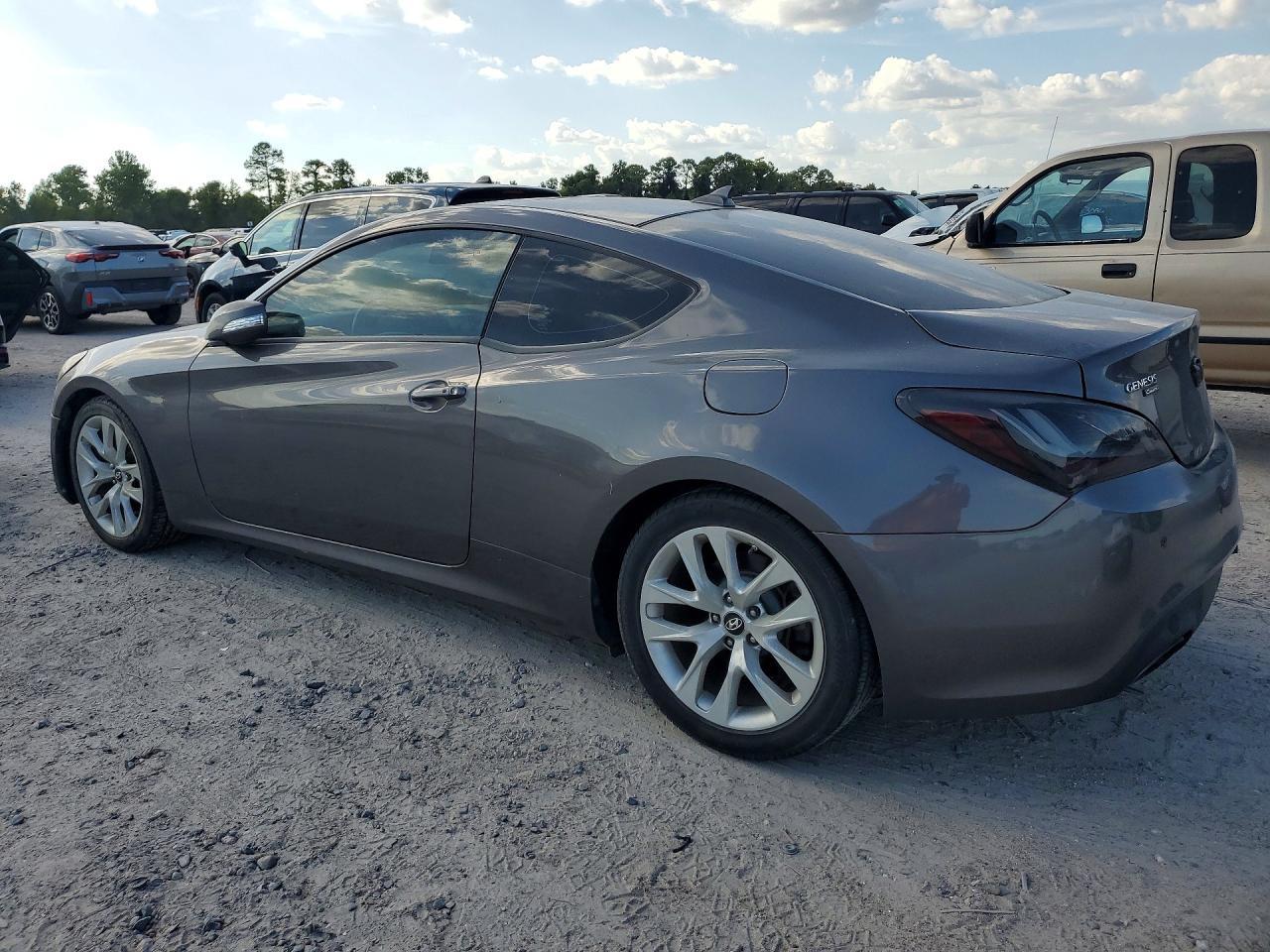 2013 Hyundai Genesis Coupe 3.8 Grand Touring - Image 2