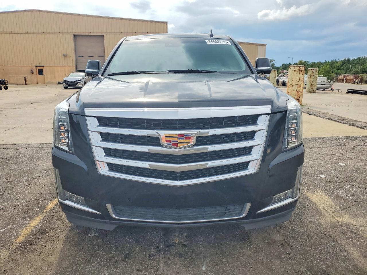2018 Cadillac Escalade Luxury - Image 5