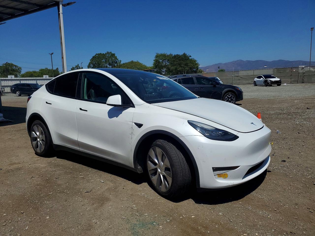 2022 Tesla Model Y - Image 4