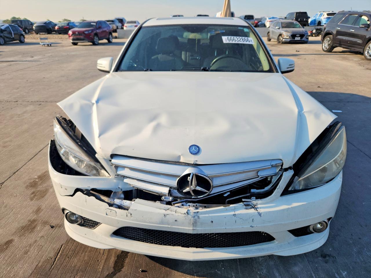 2010 Mercedes-Benz C 300 - Фото 5
