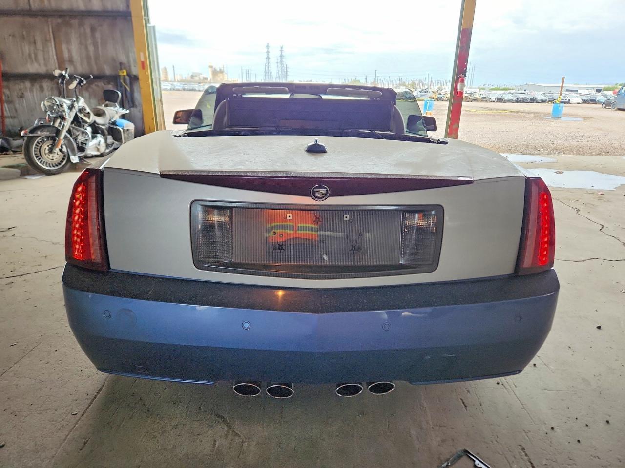 2005 Cadillac Xlr - Image 6