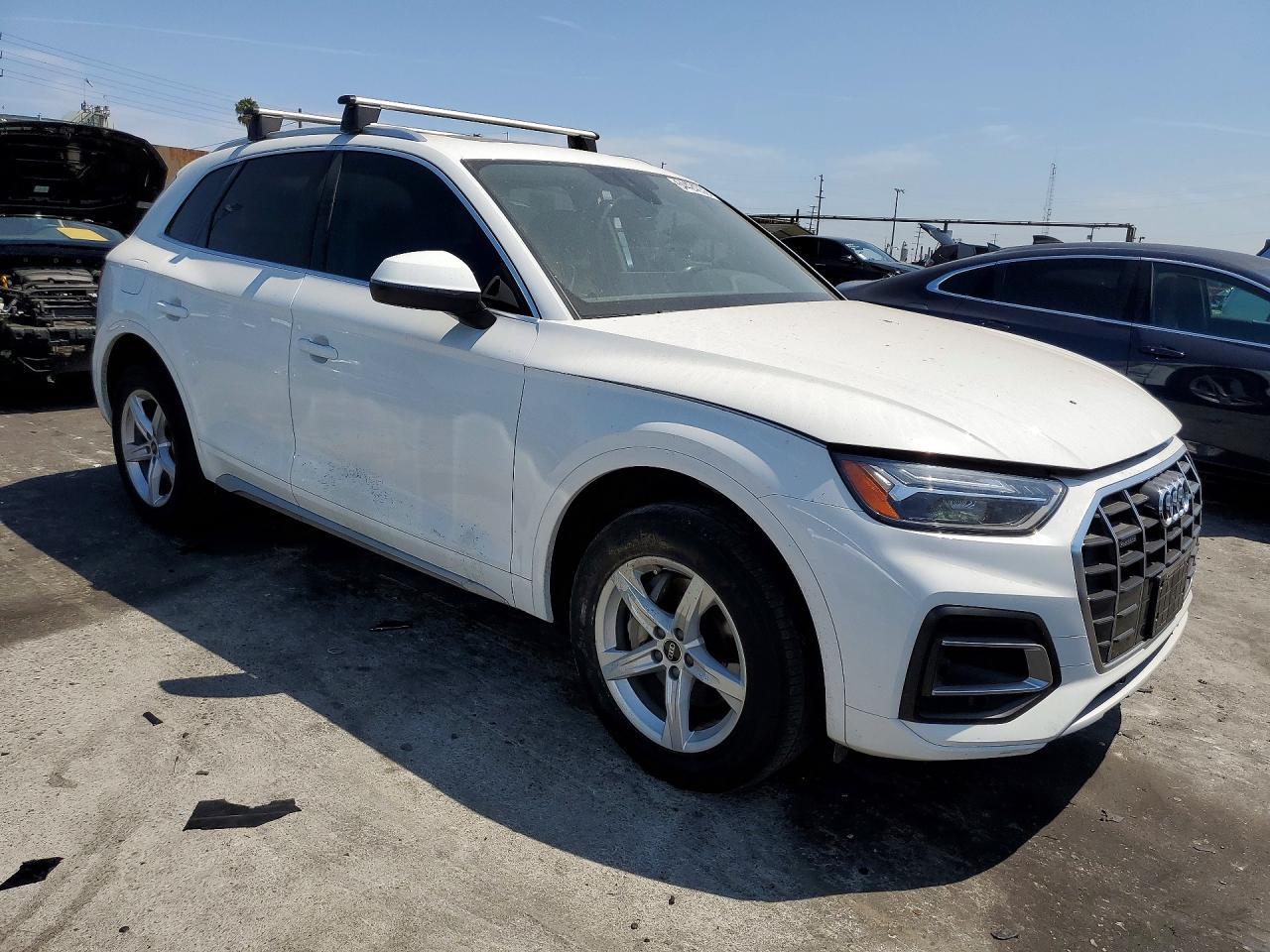 2023 Audi Q5 Premium 40 - Image 4