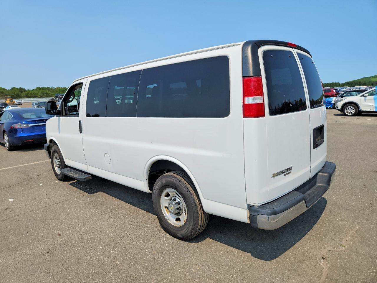 2016 Chevrolet Express G3500 Lt - Фото 2