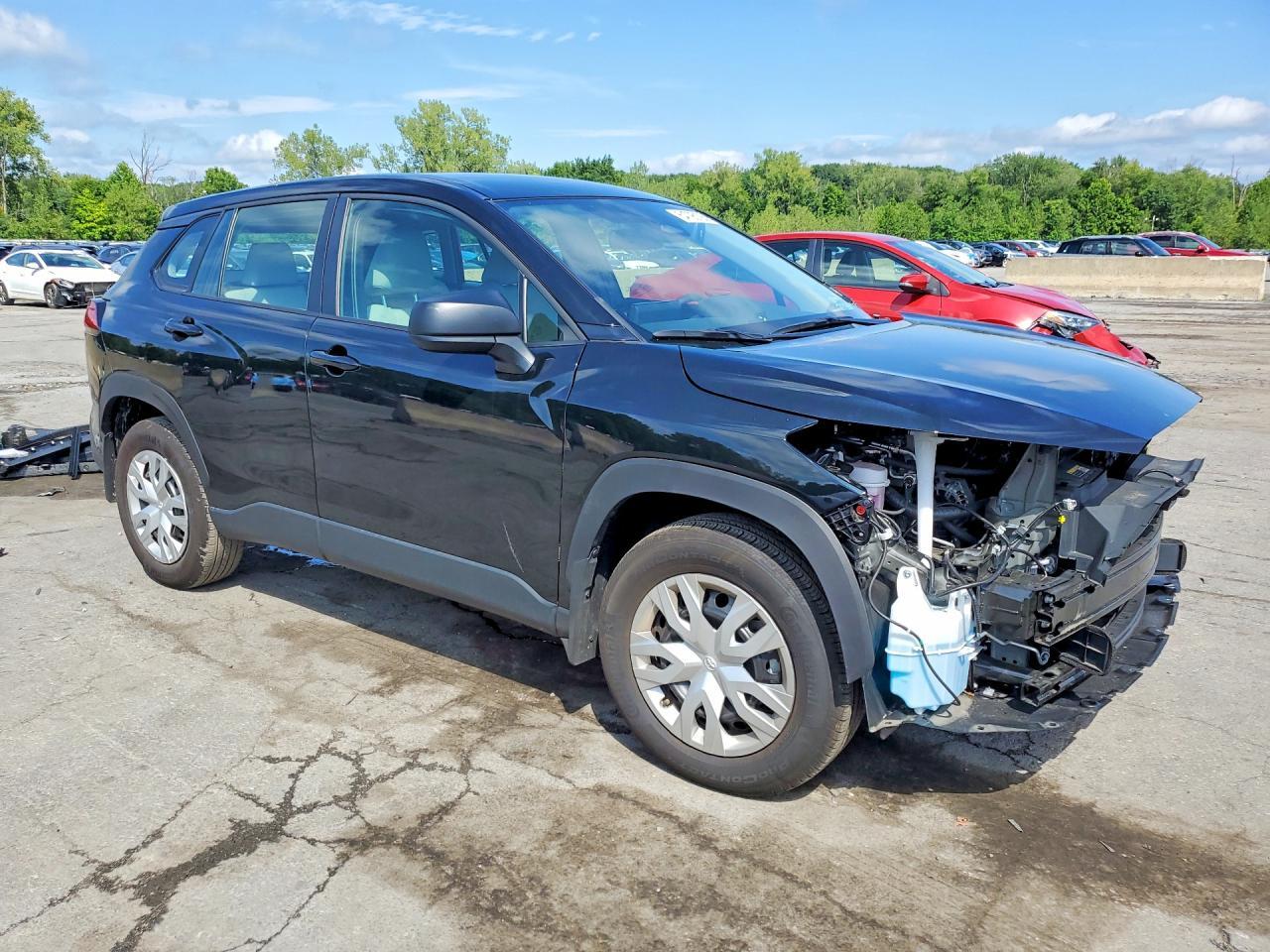 2025 Toyota Corolla Cross L - Image 4