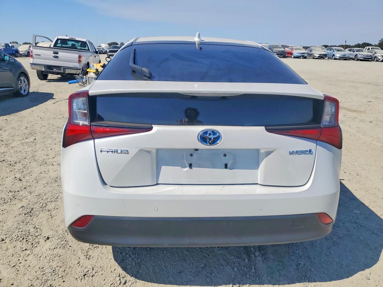 2022 Toyota Prius Le - Image 6
