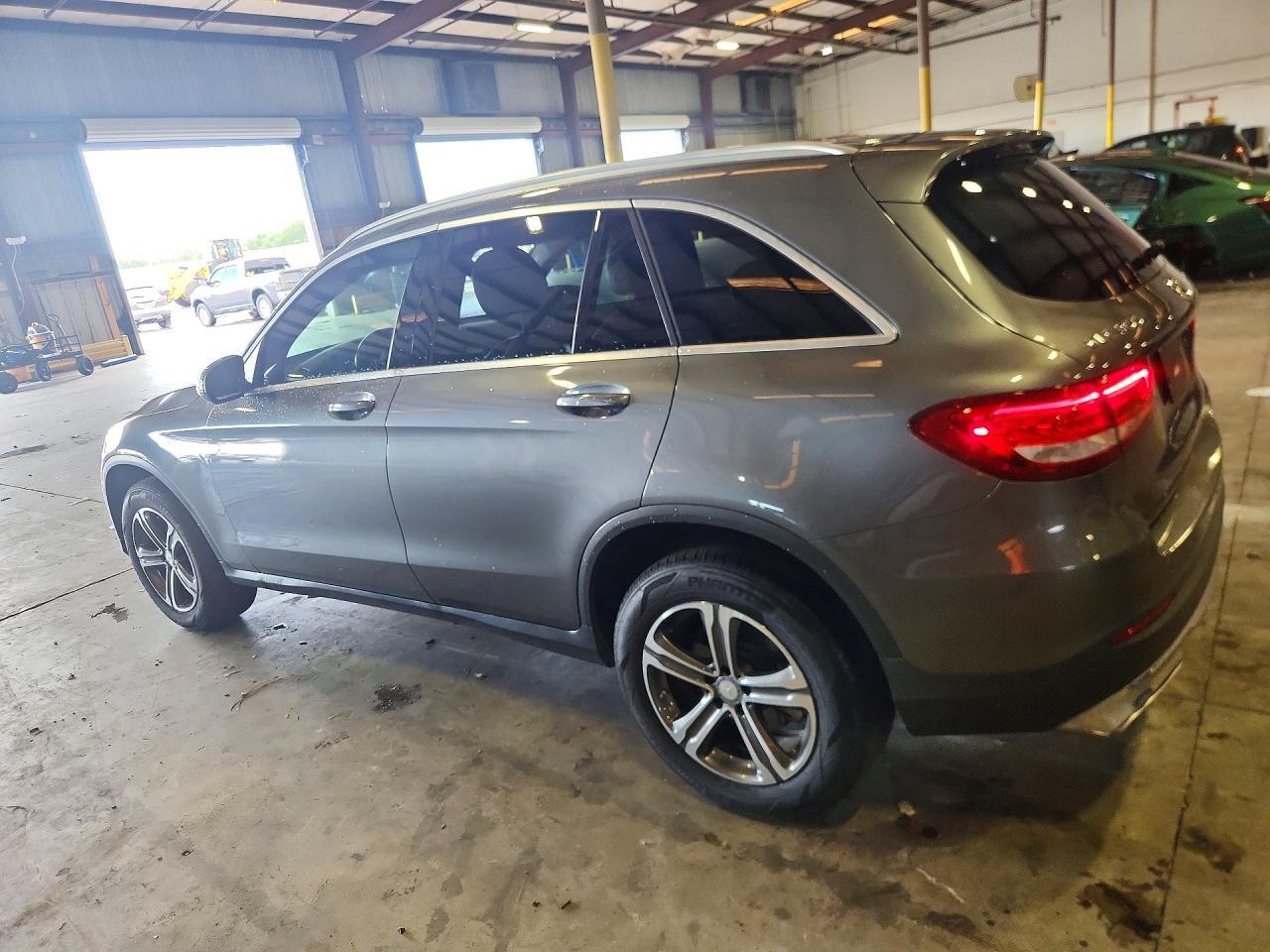 2016 Mercedes-Benz Glc 300 - Image 2