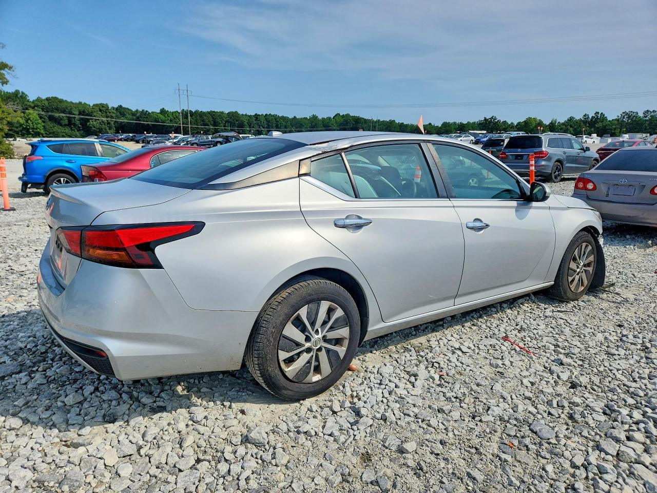 2020 Nissan Altima S - Фото 3