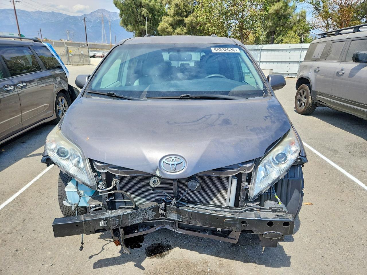 2017 Toyota Sienna Xle 8-Passenger - Фото 5