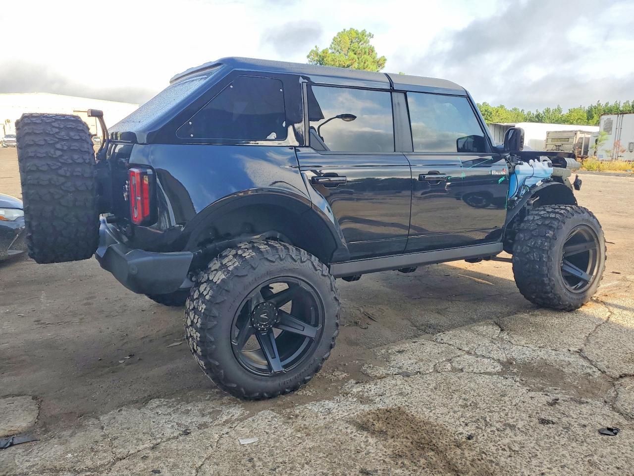 2024 Ford Bronco Outer Banks - Фото 3