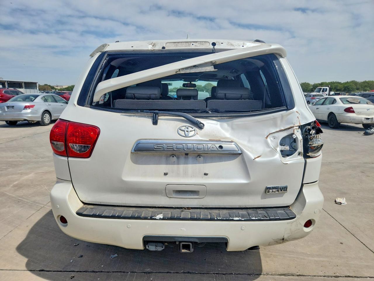 2016 Toyota Sequoia Platinum - Фото 6