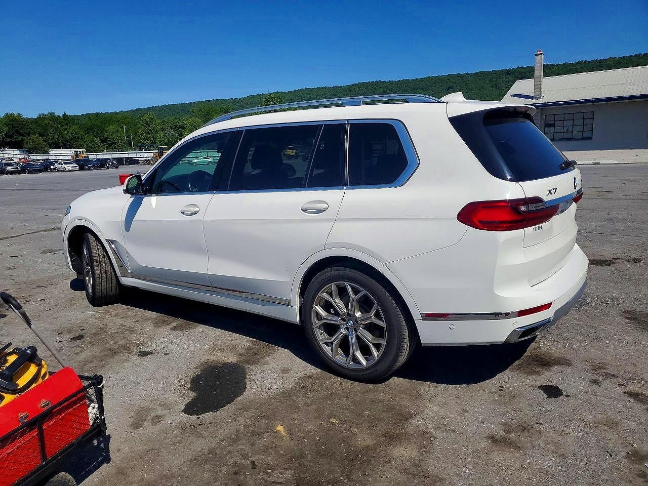 2019 BMW X7 xDrive50I - Фото 2