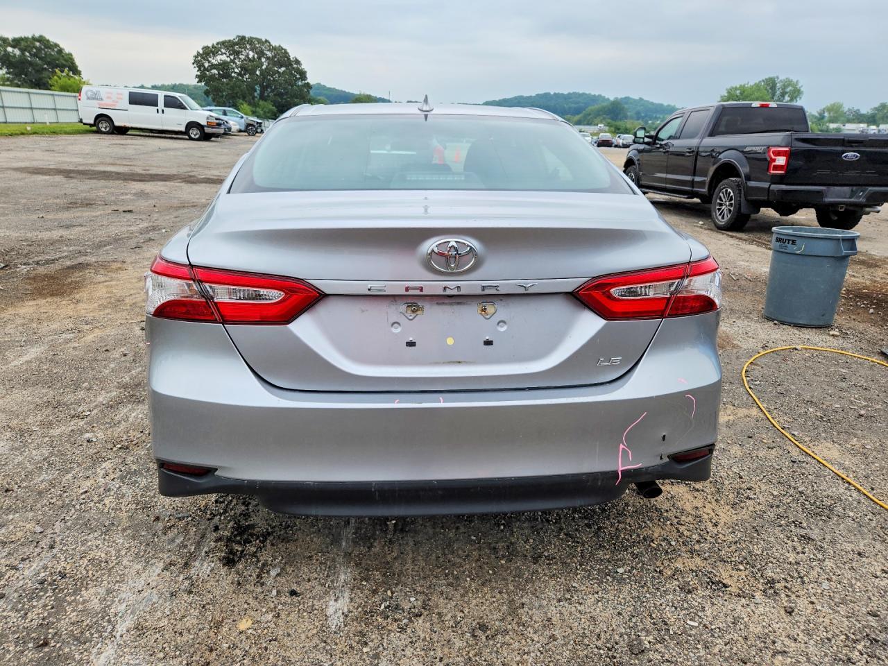 2019 Toyota Camry Le - Фото 6