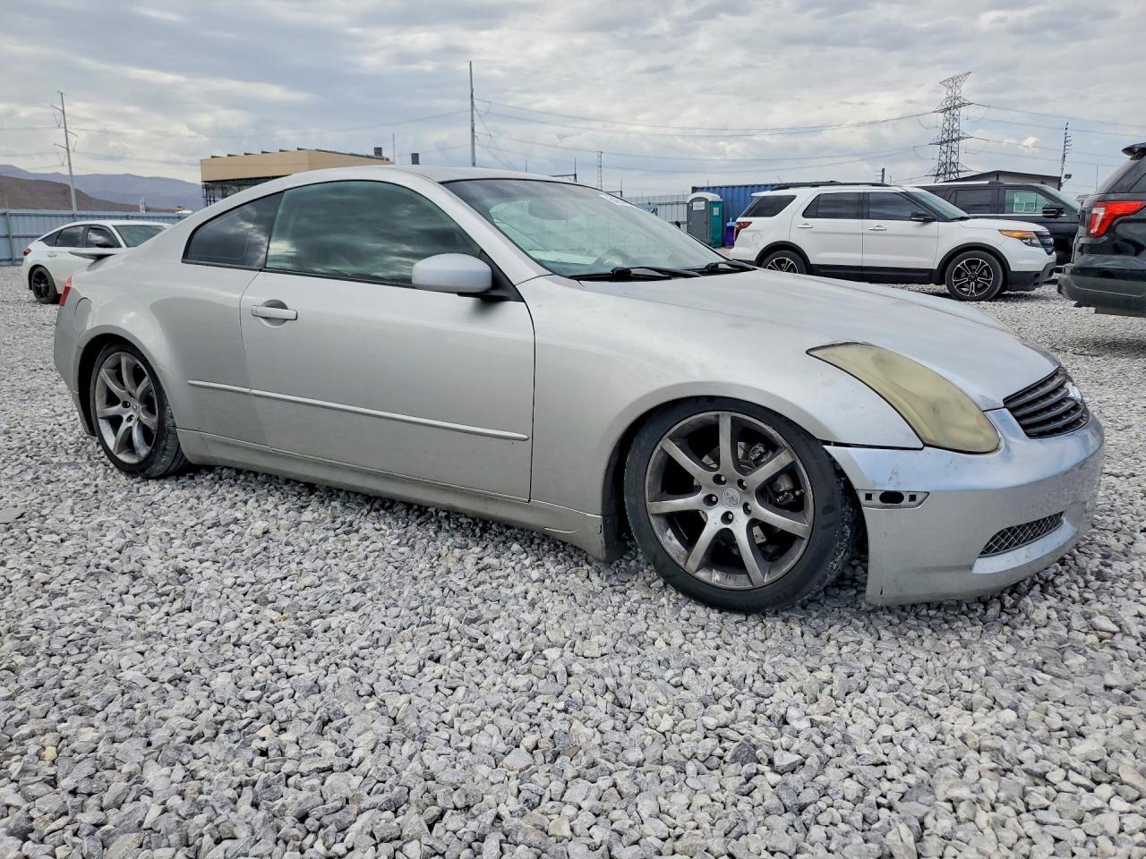 2004 Infiniti G35 Base - Фото 4