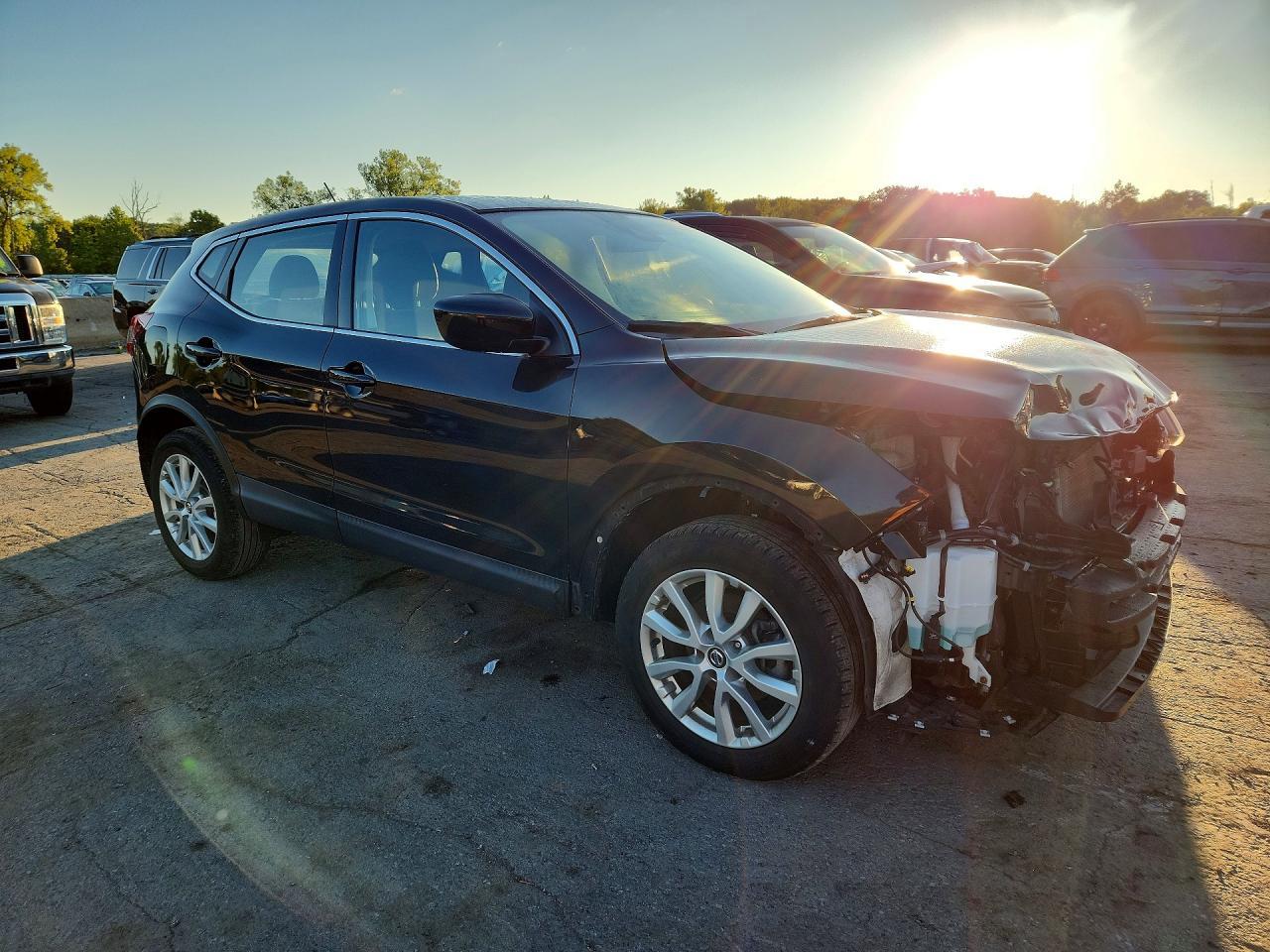 2021 Nissan Rogue Sport S - Фото 4
