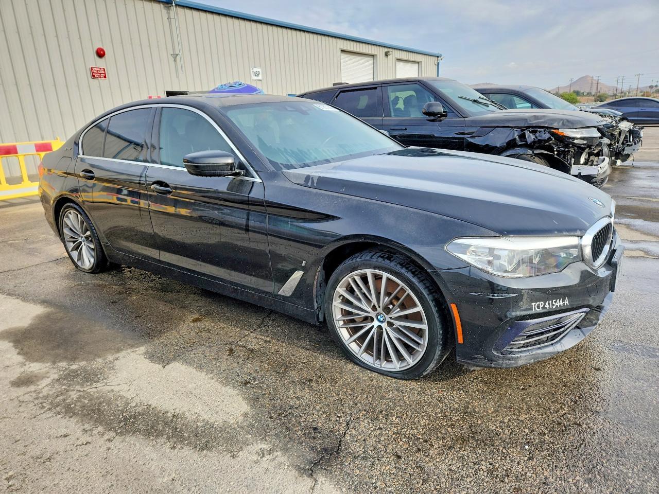 2019 BMW 530E - Фото 4
