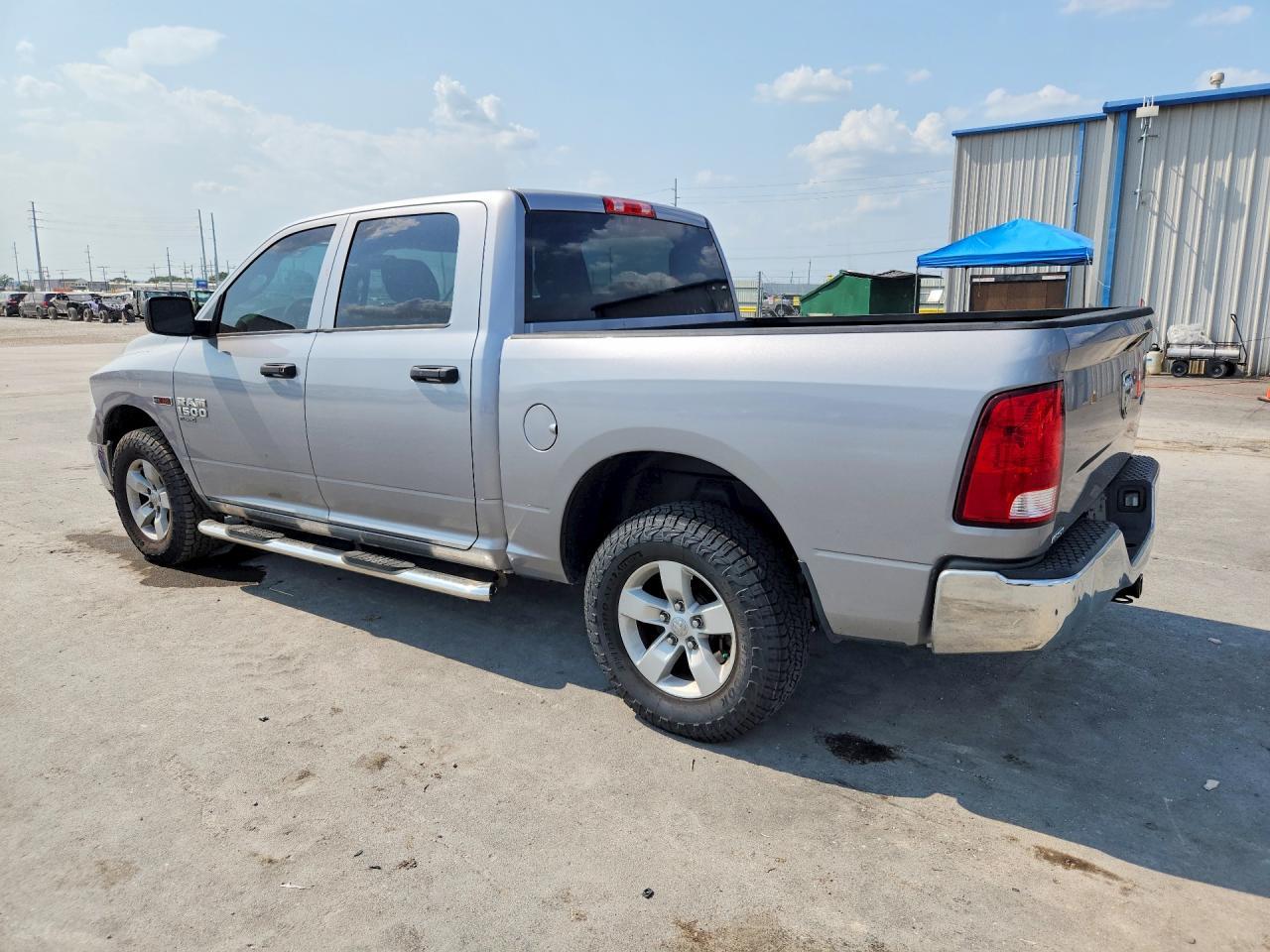 2019 Ram 1500 Classic Tradesman - Фото 2