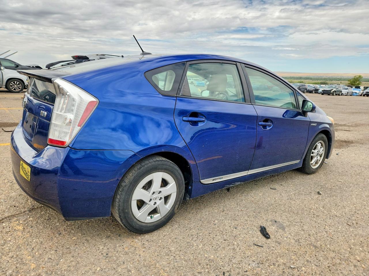 2011 Toyota Prius Two - Фото 3
