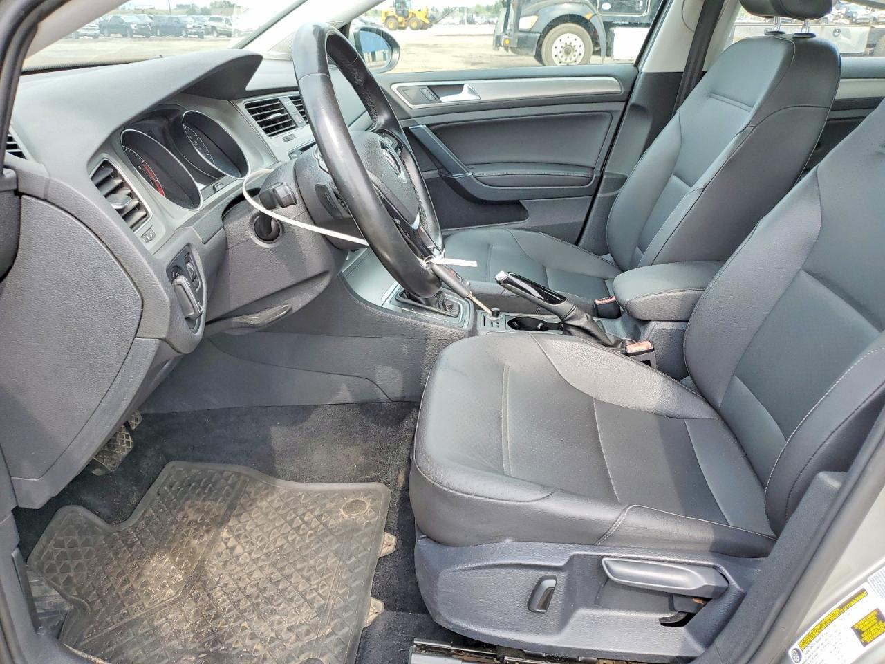 2015 Volkswagen Golf - Image 7