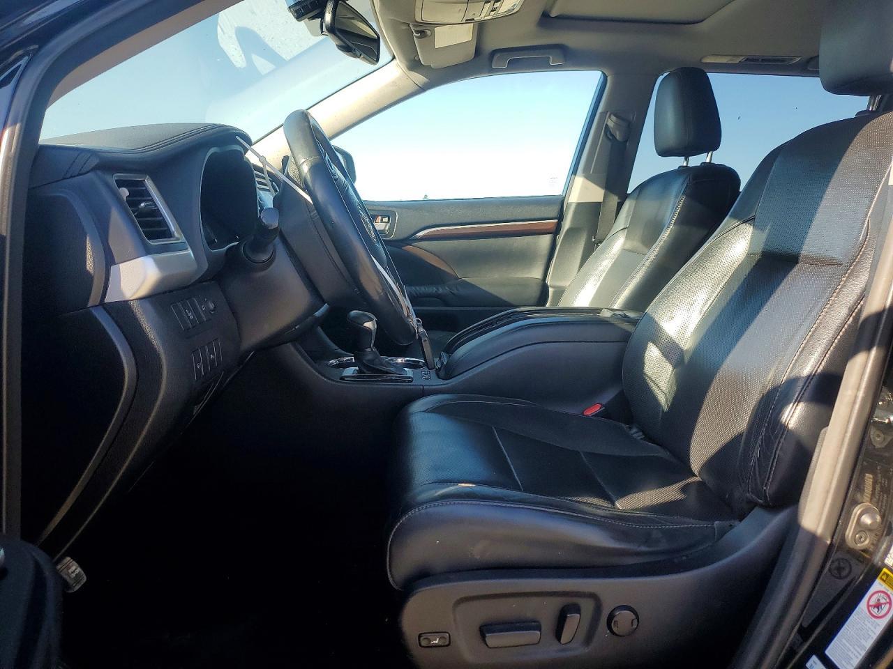 2015 Toyota Highlander Hybrid Limited - Image 7