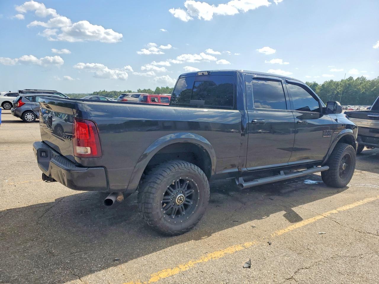 2017 Ram 3500 Laramie - Фото 3