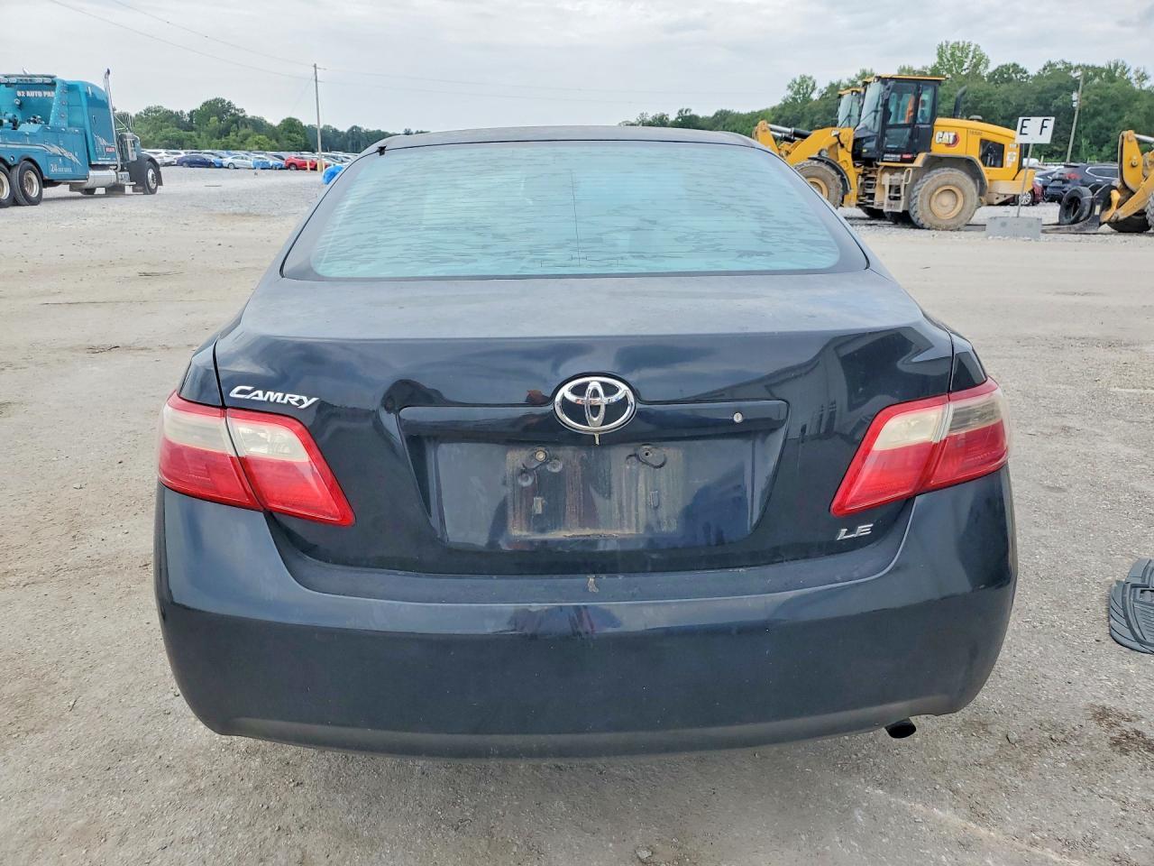 2007 Toyota Camry Le - Image 6