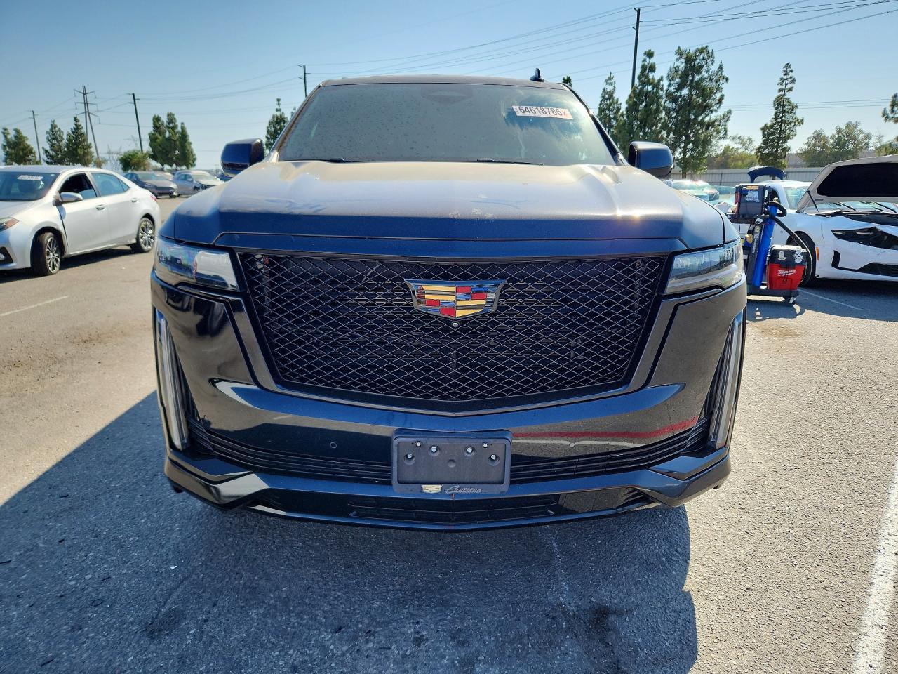2023 Cadillac Escalade Sport - Image 5