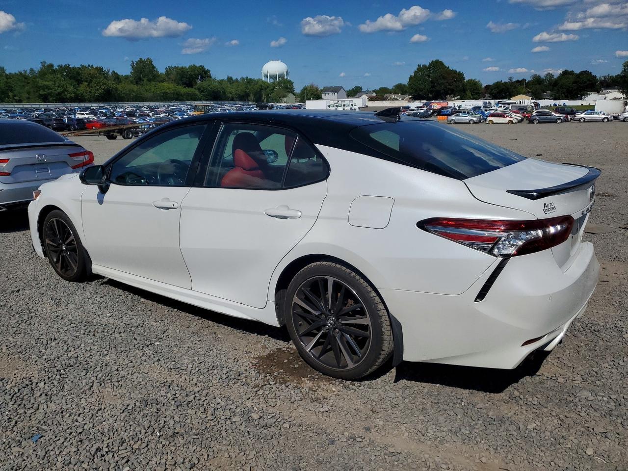 2018 Toyota Camry Xse V6 - Фото 2