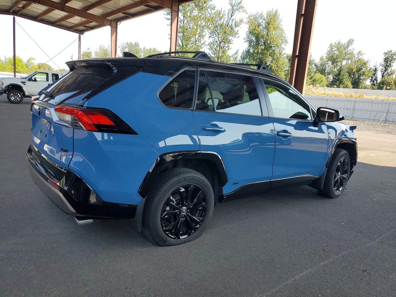 2025 Toyota Rav4 Xse - Image 3