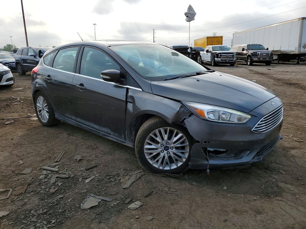 2017 Ford Focus Titanium - Фото 4
