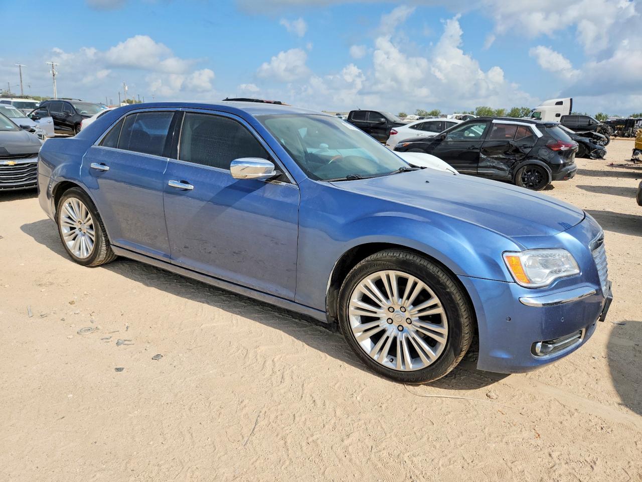2011 Chrysler 300 Limited - Фото 4
