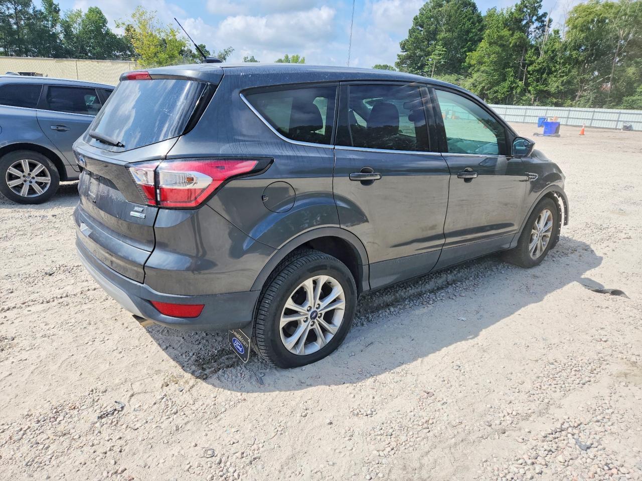 2017 Ford Escape Se - Фото 3