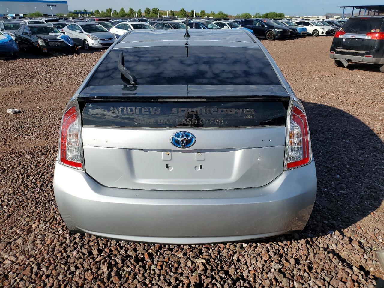 2015 Toyota Prius Two - Фото 6