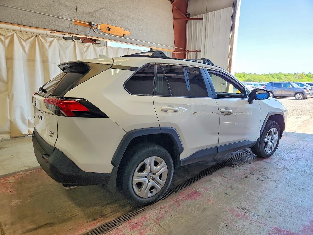 2021 Toyota Rav4 Xle - Фото 3