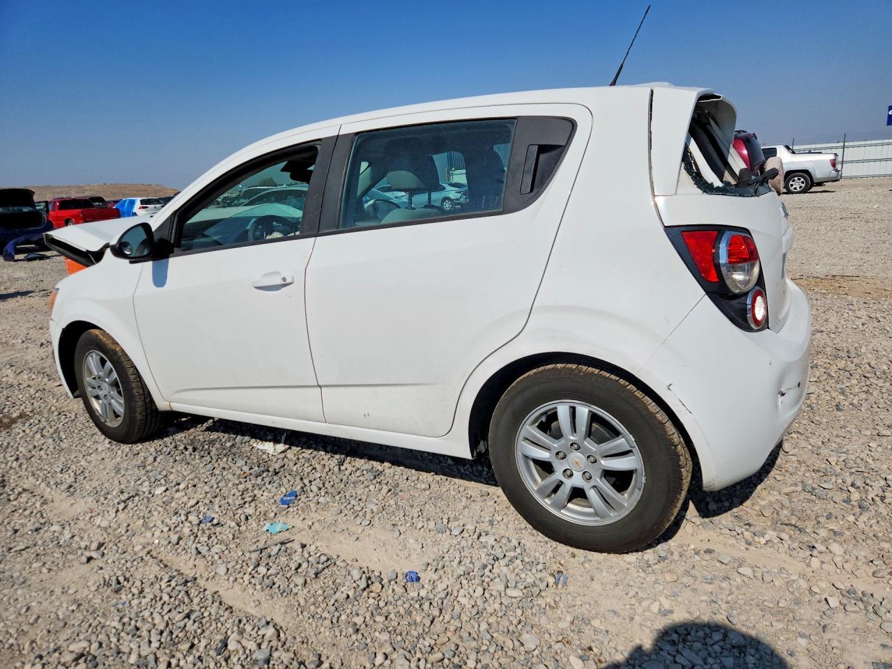 2012 Chevrolet Sonic Ls - Фото 2