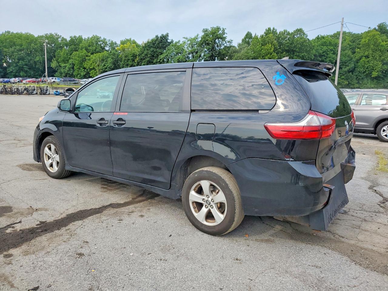 2020 Toyota Sienna L - Image 2