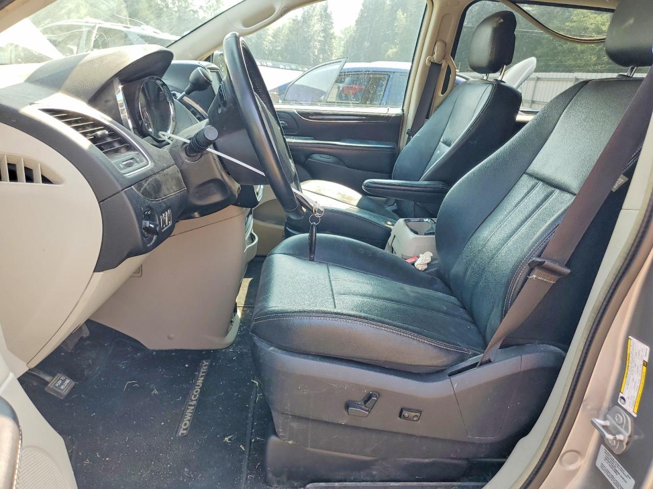2016 Chrysler Town & Country Touring - Фото 7