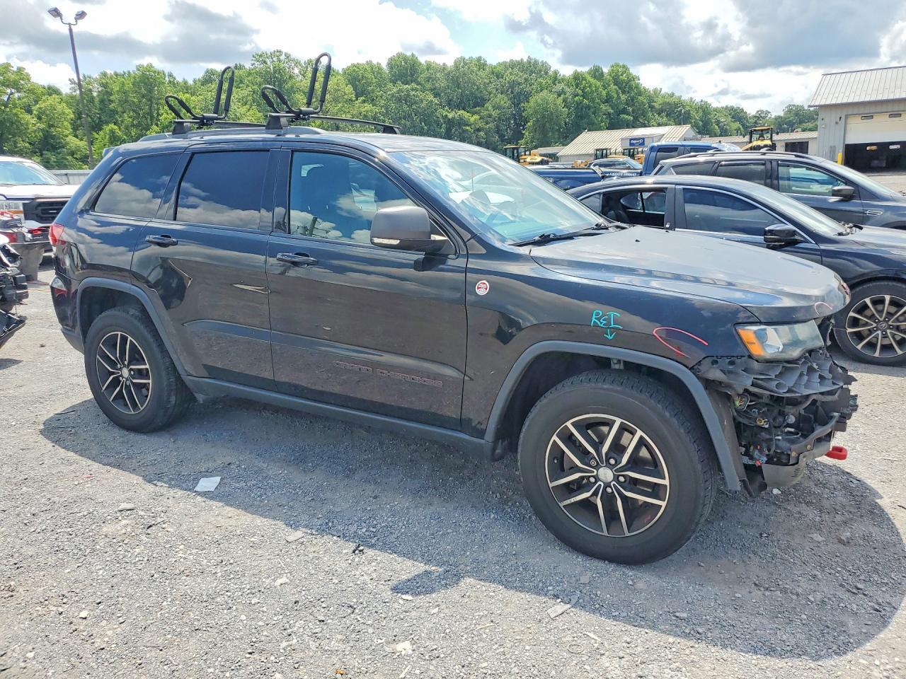 2017 Jeep Grand Cherokee Trailhawk - Image 4