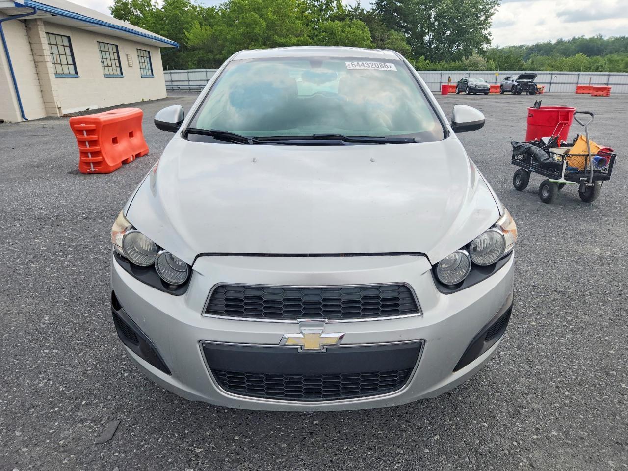 2016 Chevrolet Sonic Lt - Фото 5