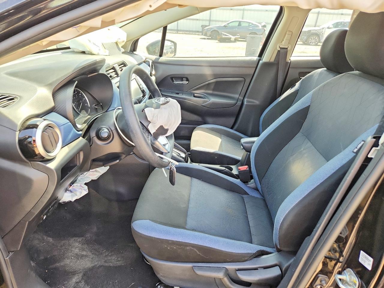 2025 Nissan Versa Sv - Image 7