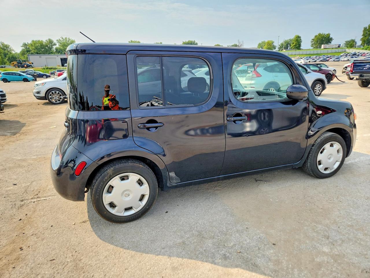 2010 Nissan Cube 1.8 - Image 3