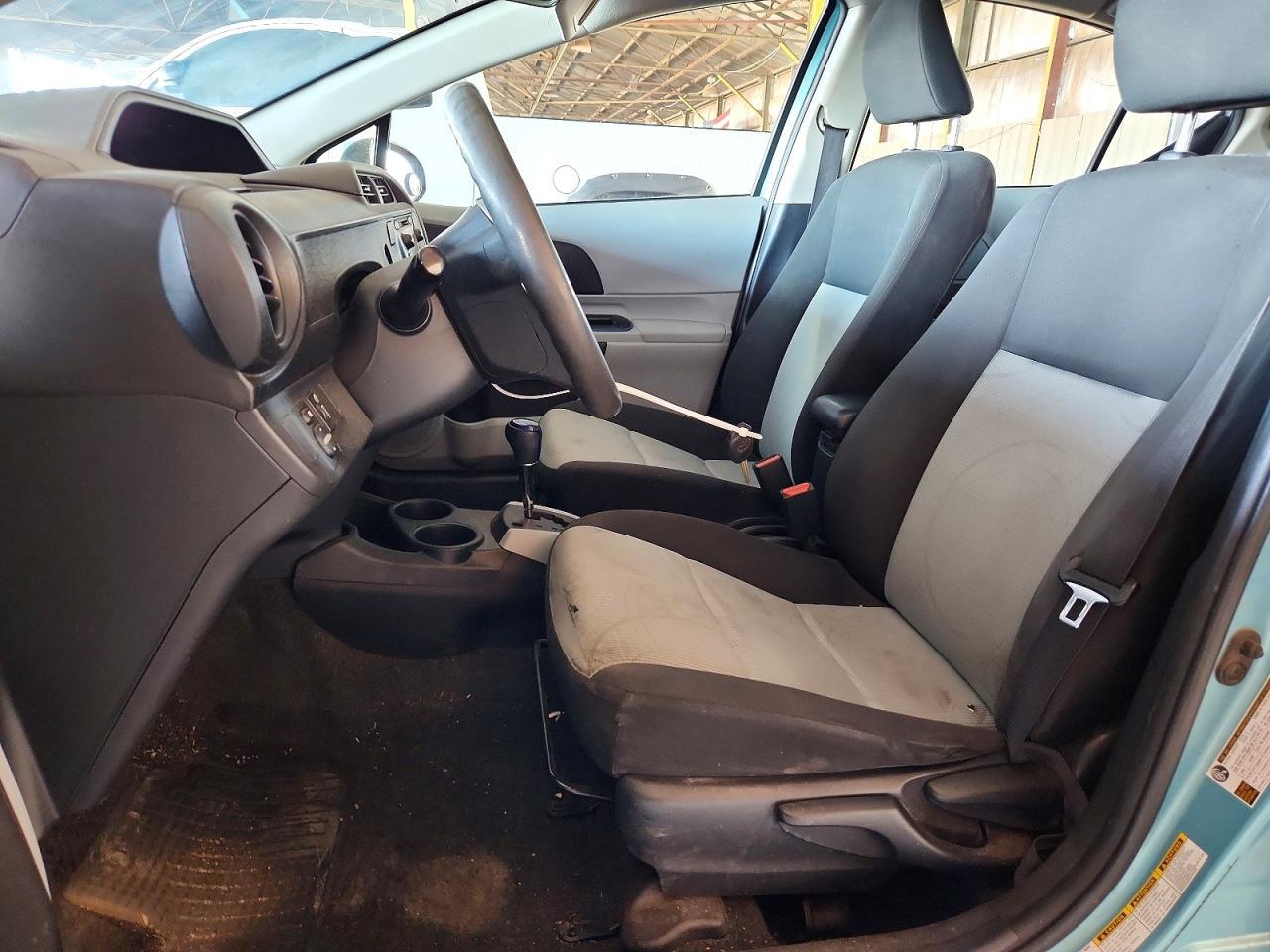 2013 Toyota Prius C Two - Фото 7