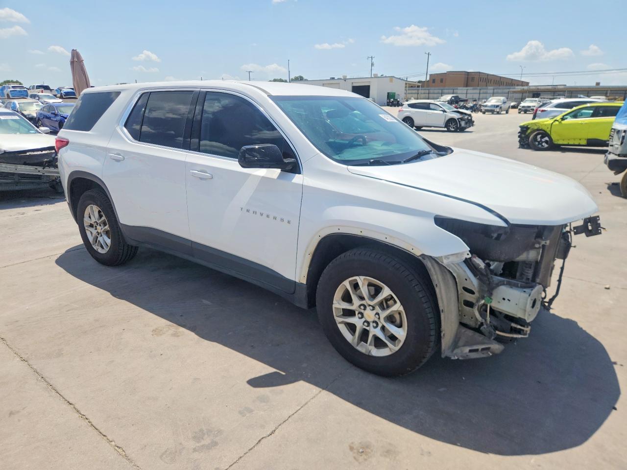 2019 Chevrolet Traverse Ls - Фото 4