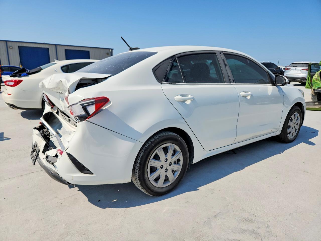 2023 Kia Rio S - Фото 3